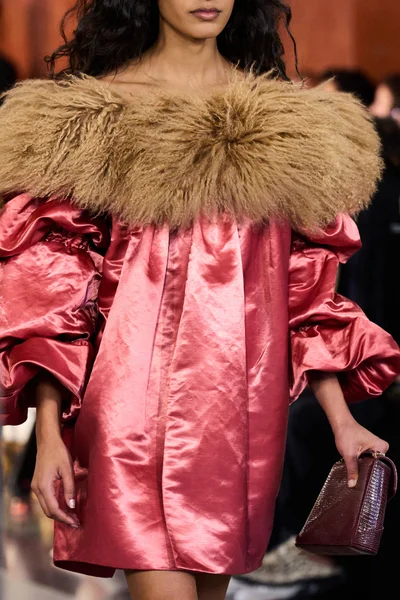 Look 29